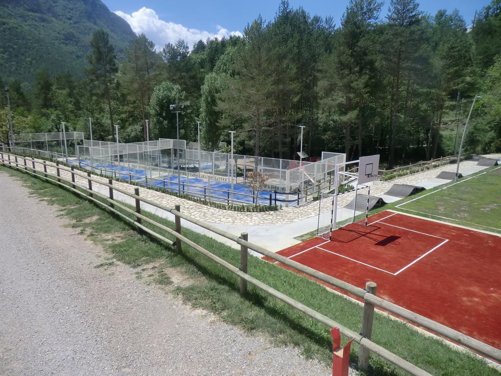Camping L'Espelt La Pobla de Lillet Exterior foto