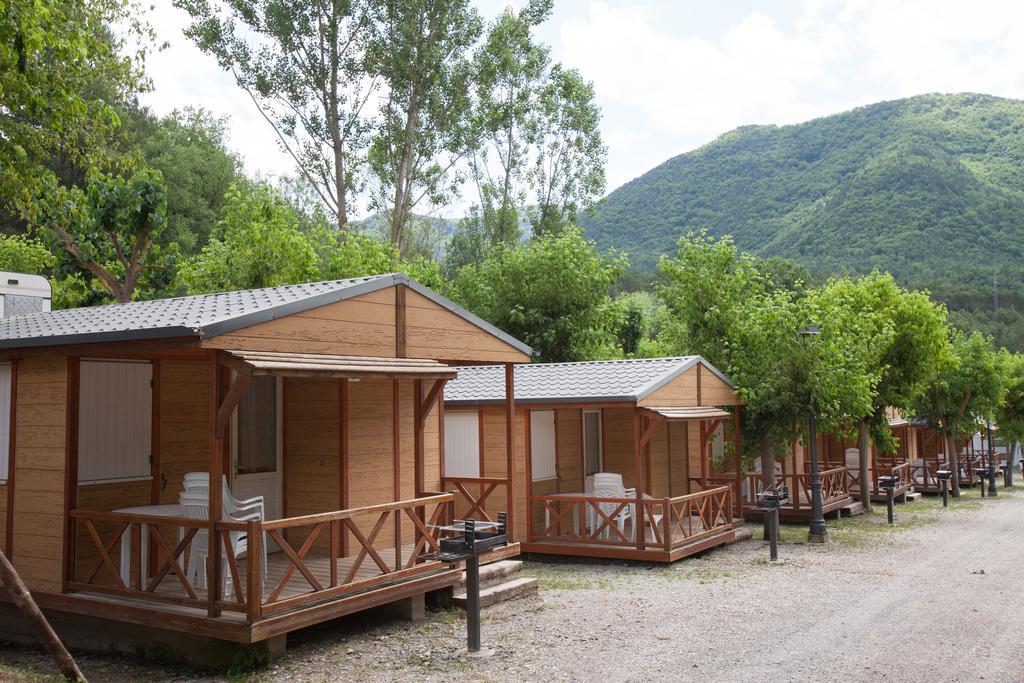 Camping L'Espelt La Pobla de Lillet Habitación foto