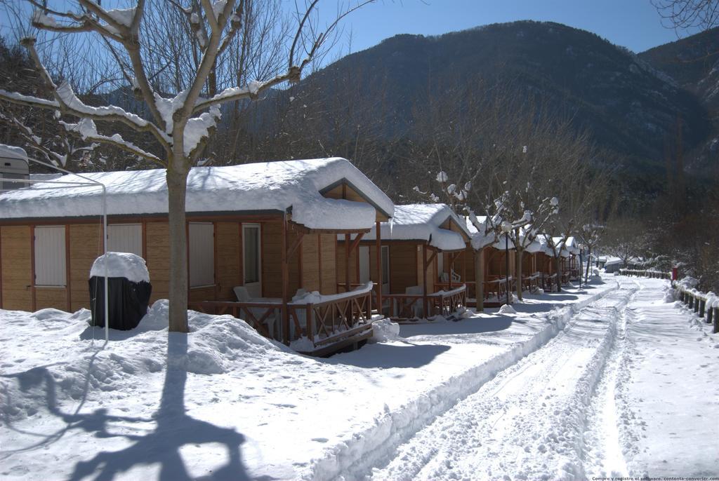 Camping L'Espelt La Pobla de Lillet Exterior foto