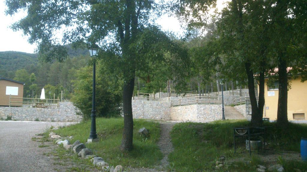 Camping L'Espelt La Pobla de Lillet Exterior foto